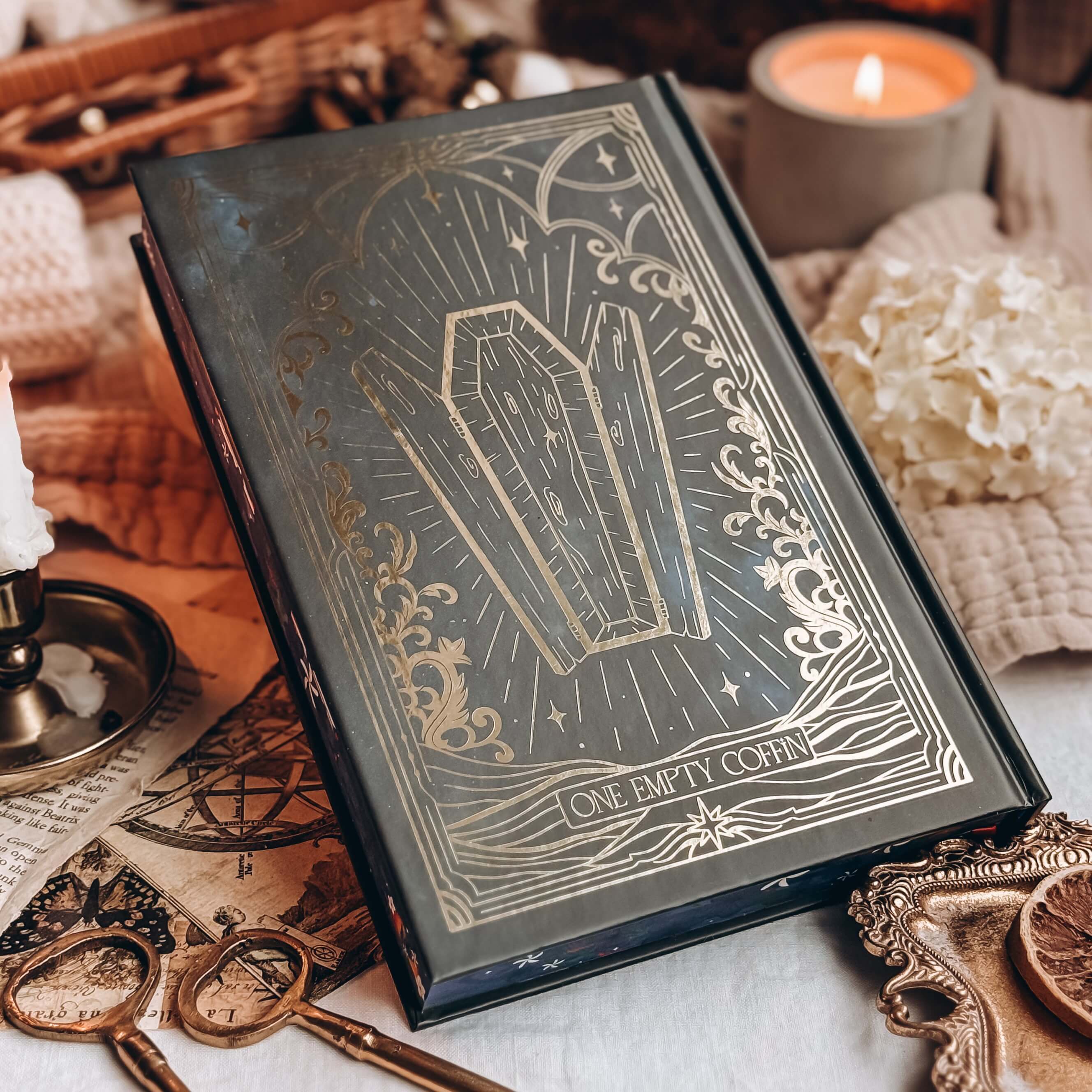 The House Saphir (Exclusive OwlCrate Edition)